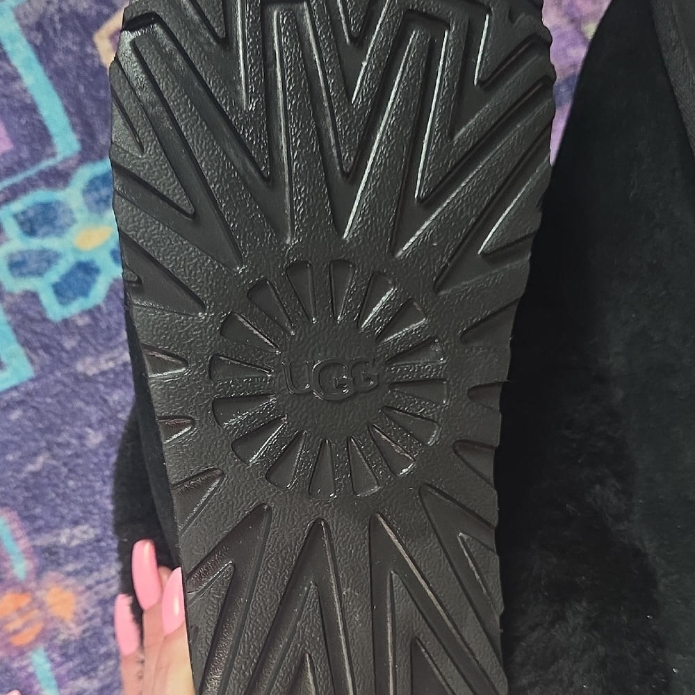 UGG Women's Black Slippers - Picture 3 of 11